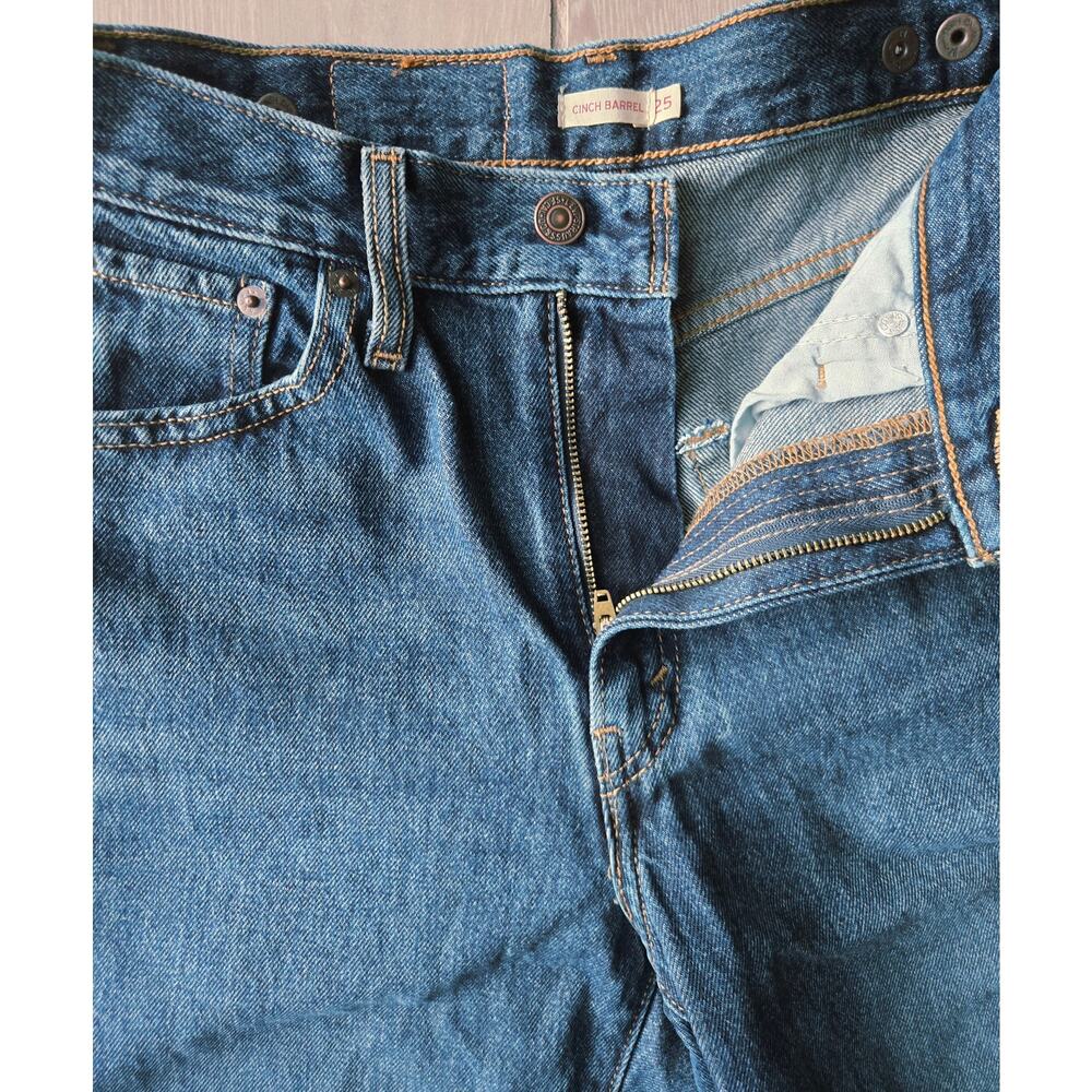 Levi's Cinch Barrel Jeans High Rise Color: Dark Wash Size: 25 x 31 (Size 2/ XS) - Picture 5 of 9